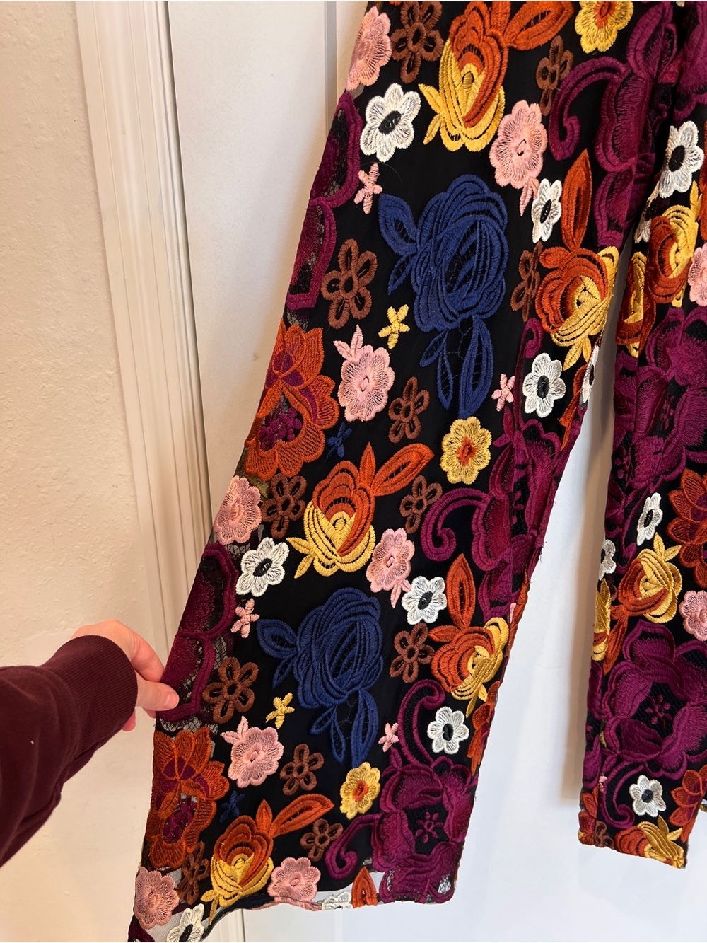 Alice + Olivia Floral Embroidered Wide Leg Pants - Picture 3 of 13